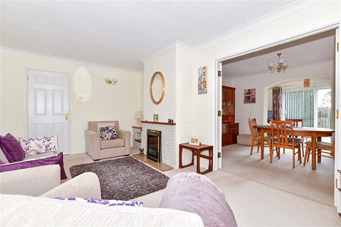 3 Bedroom Detached House For Sale In Gatland Lane, Maidstone, Kent, ME16