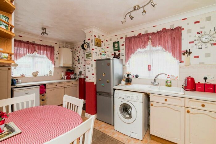 2 Bedroom Bungalow For Sale In Puddle Duck Lane, Worlingham, Beccles, Suffolk, NR34