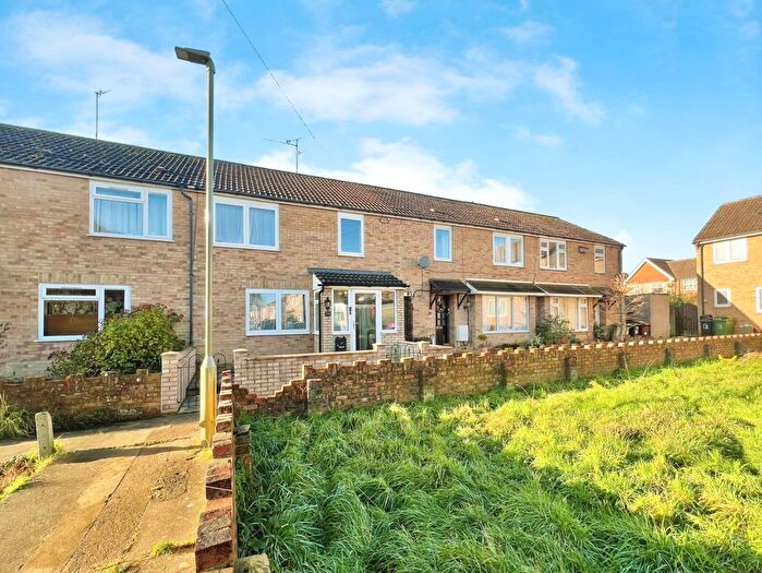 3 Bedroom Terraced House For Sale In Crosslands Drive, Abingdon, Oxfordshire, OX14