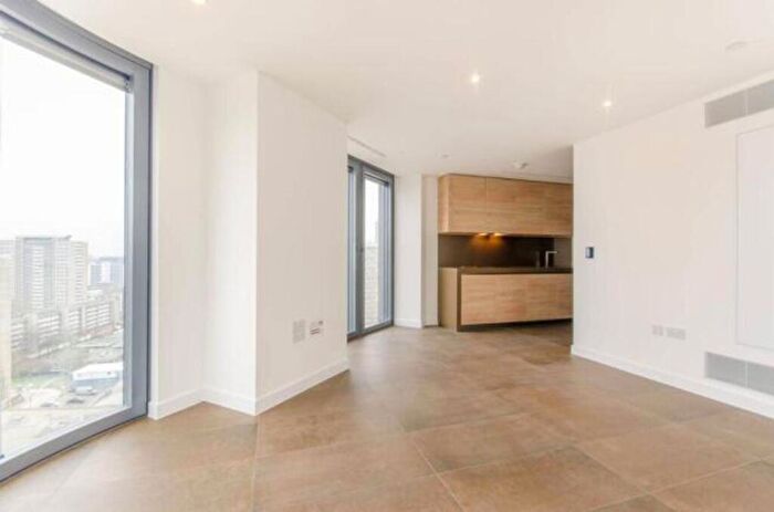 2 Bedroom Apartment To Rent In Chronicle Tower, B City Road, London, EC2Y
