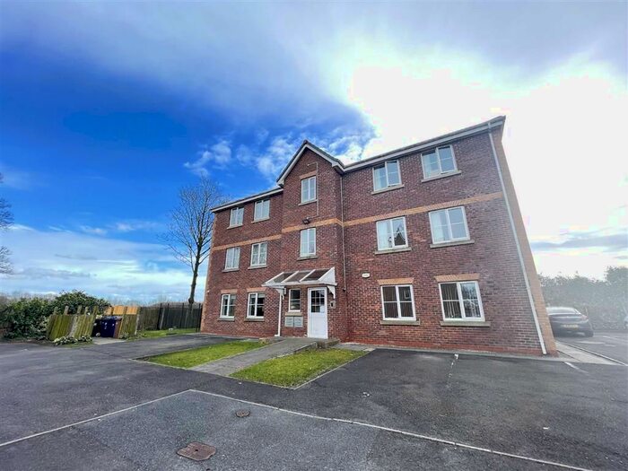 2 Bedroom Flat To Rent In Cottage Lane, Bamber Bridge, Preston, PR5