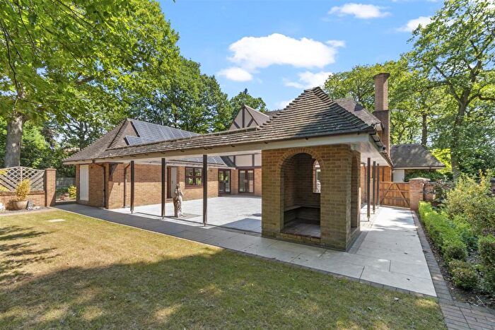 5 Bedroom Detached House To Rent In Endwood Drive, Sutton Coldfield, B74