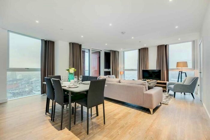 3 Bedroom Flat To Rent In Wandsworth Road, London, SW8