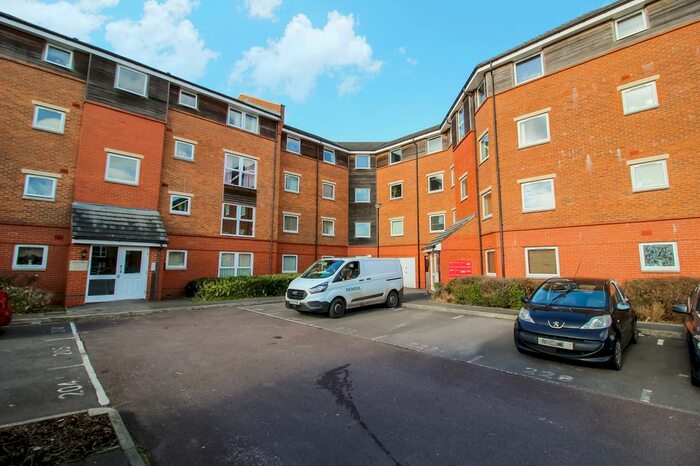 2 Bedroom Flat To Rent In Yersin Court, Old Town, Swindon SN1