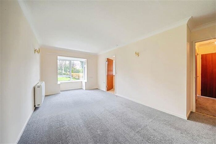 1 Bedroom Flat To Rent In Davenport Park, Heathfield, TN21