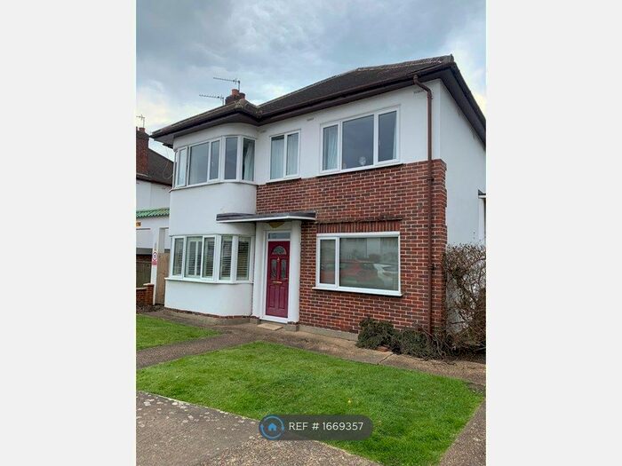 2 Bedroom Maisonette To Rent In Fulwood Gardens, Twickenham, TW1
