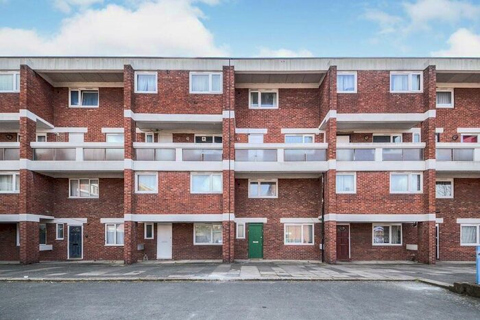 2 Bedroom Flat To Rent In Clendon Way, London, SE18