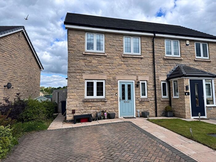 2 Bedroom Semi-Detached House For Sale In Rosebay Gardens, Chapel En Le Frith, SK23