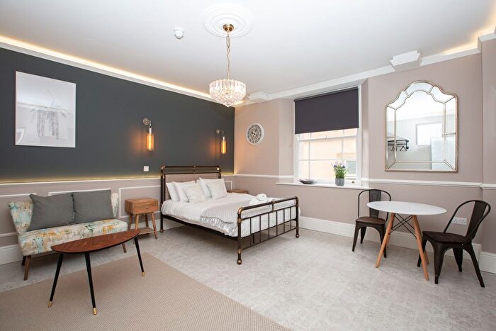 Studio To Rent In Alma Road, Clifton, Bristol, BS8