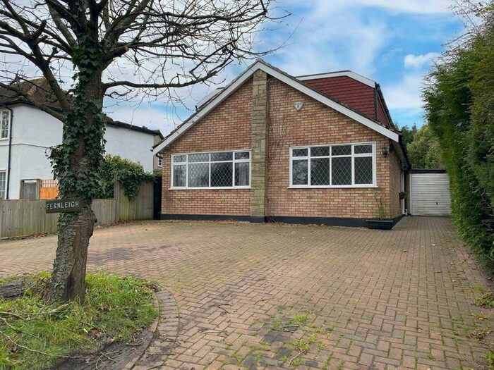 5 Bedroom Detached House To Rent In Clamp Hill, Stanmore, HA7