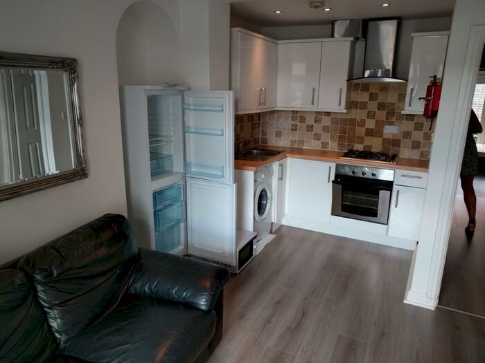 1 Bedroom Flat To Rent In Oxford Street, Sandfields, Swansea, SA1