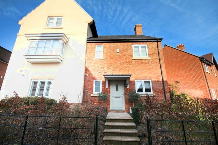 3 Bedroom Semi-Detached House To Rent In Meadowsweet Lane, Bracknell, RG42