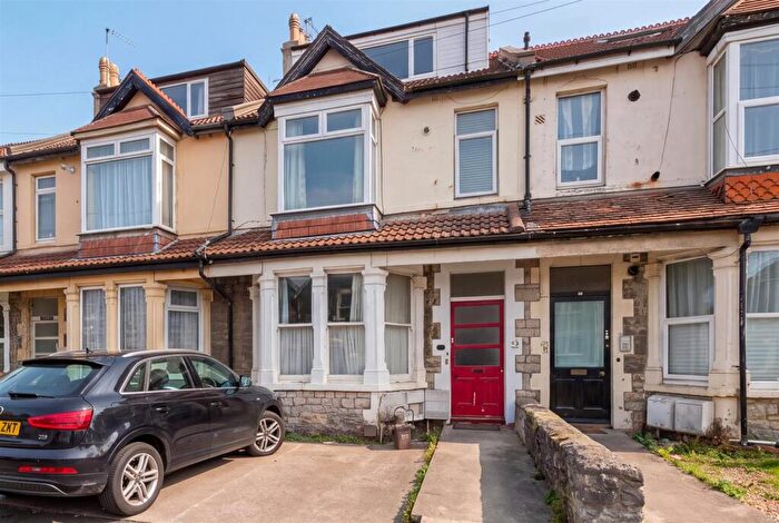 2 Bedroom Flat For Sale In Swiss Road, Weston-Super-Mare - Off Street Parking, BS23