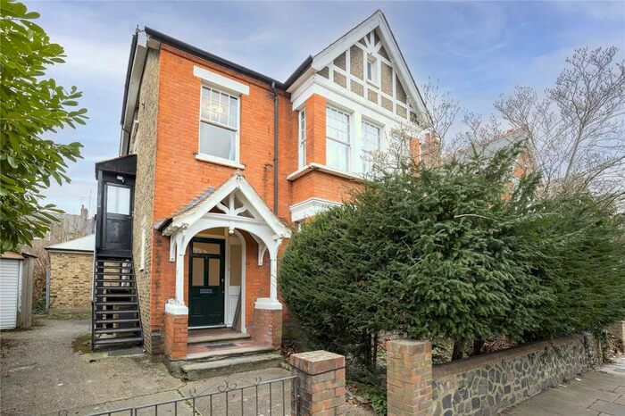 3 Bedroom Maisonette To Rent In Curzon Road, Muswell Hill, London, N10