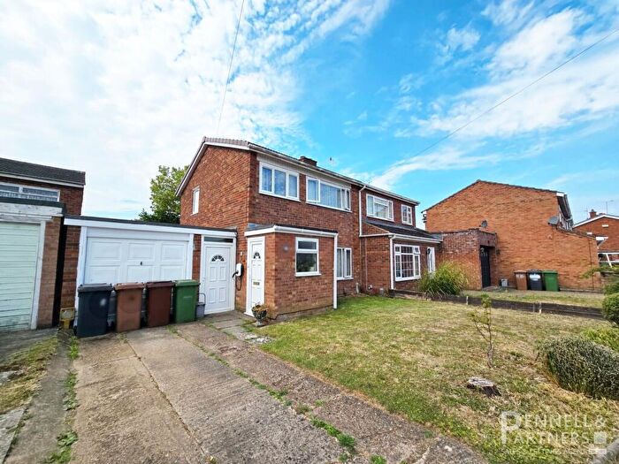 4 Bedroom Semi-Detached House For Sale In Woodhurst Road, Stanground, Peterborough, PE2