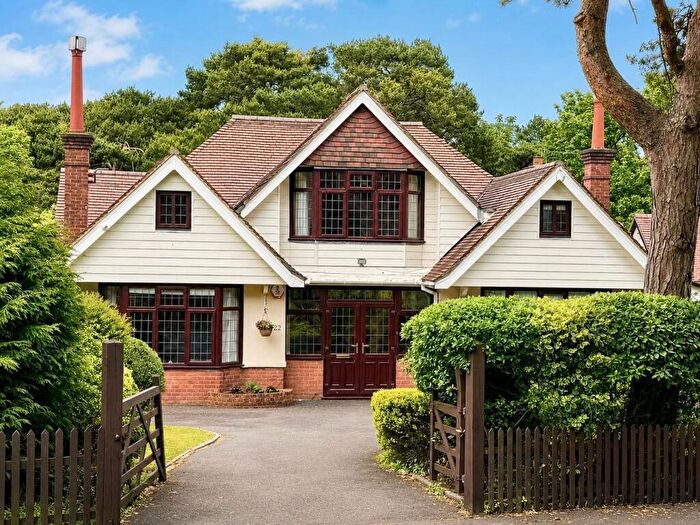 4 Bedroom Chalet For Sale In Queens Park West Drive, Bournemouth, BH8