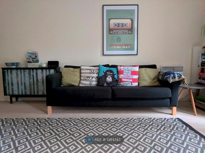 2 Bedroom Flat To Rent In Rustat Avenue, Cambridge, CB1