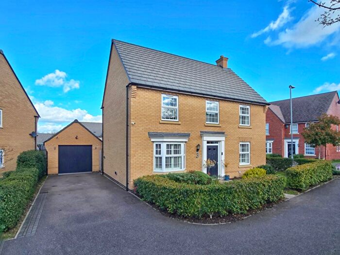 4 Bedroom Detached House For Sale In Biggs Avenue, Lidlington, Bedfordshire, MK43