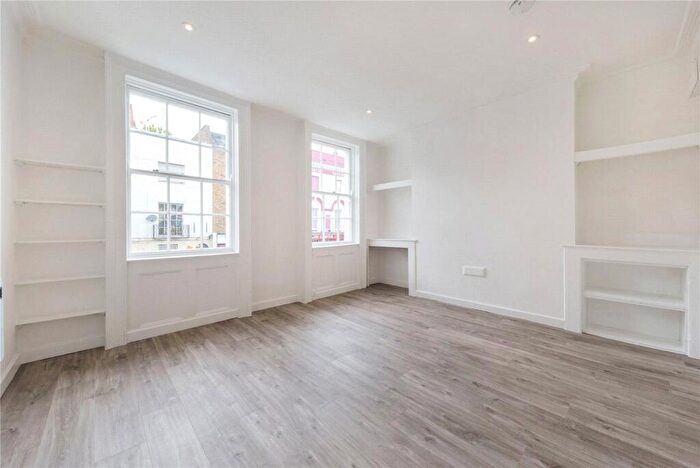 Flat To Rent In Parkway, Camden, NW1