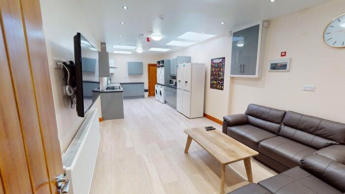 6 Bedroom House To Rent In Tiverton Road, Selly Oak, Birmingham, B29