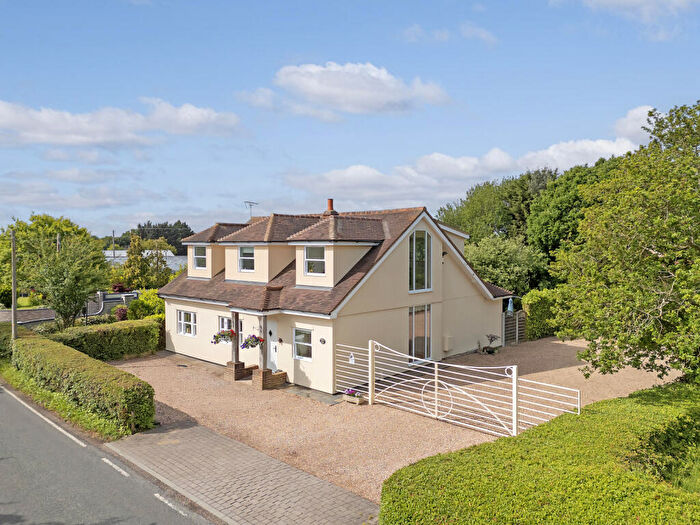 4 Bedroom Detached House For Sale In Dowsett Lane, Ramsden Heath, CM11