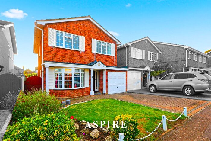 4 Bedroom Detached House For Sale In **Chain Free** The Limes, Rayleigh, SS6