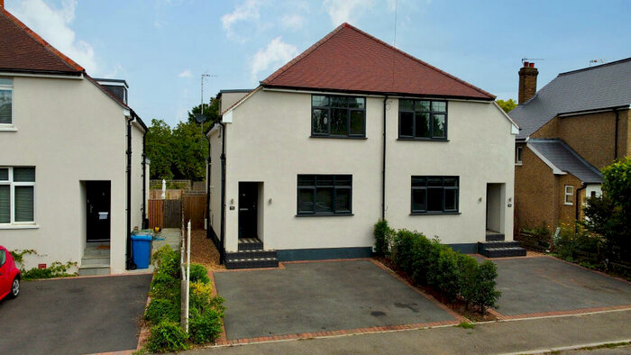 3 Bedroom Semi-Detached House To Rent In Blackamoor Lane Maidenhead Berkshire, SL6