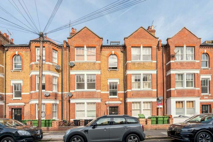 2 Bedroom Flat To Rent In Vera Road, Munster Village, London, SW6