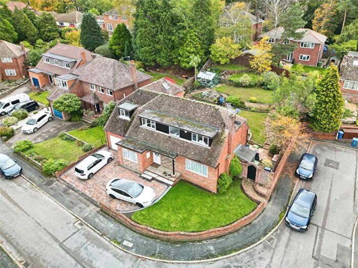 5 Bedroom Detached House For Sale In Basingbourne Close, Fleet, Hampshire, GU52