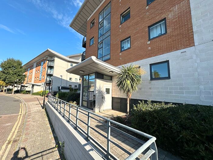 2 Bedroom Flat To Rent In Fishguard Way, Royal Docks, London, E16