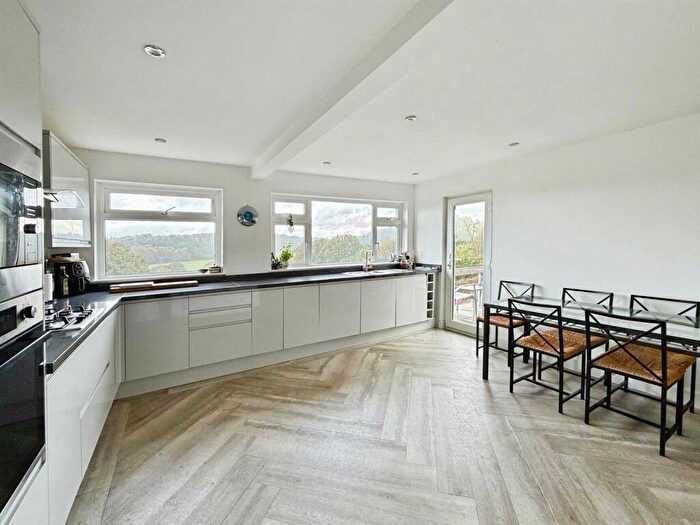 3 Bedroom Semi Detached House For Sale In Main Road, Havenstreet, PO33