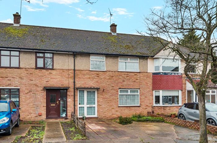 3 Bedroom Terraced House For Sale In Swan Avenue, Upminster, RM14