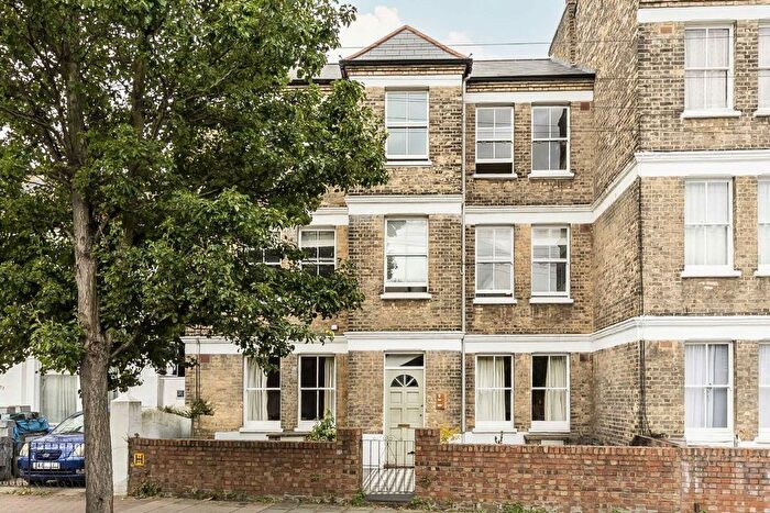 2 Bedroom Flat To Rent In Bellenden Road, Peckham, SE15