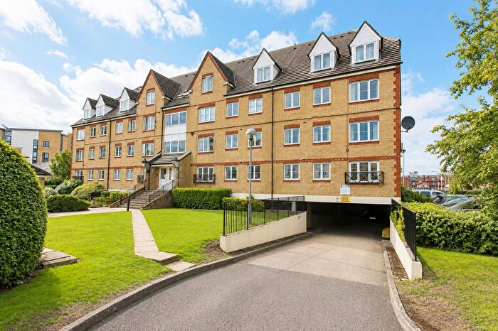 2 Bedroom Flat To Rent In Trinity House, Station Road, Borehamwood, WD6