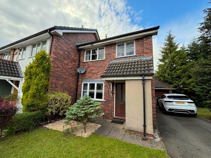 3 Bedroom Property To Rent In Yeoford Drive, Altrincham, WA14