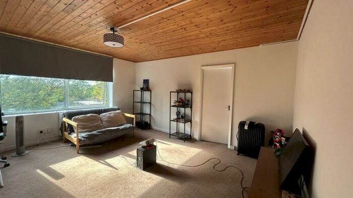 1 Bedroom Flat To Rent In Colney Hatch Lane, Muswell Hill, N10