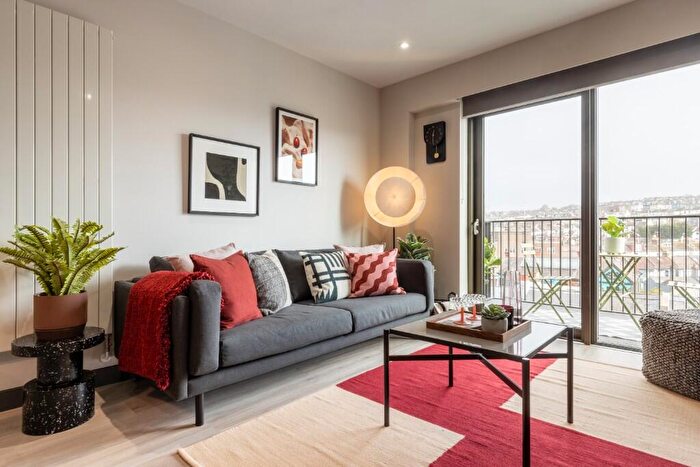 1 Bedroom Apartment To Rent In New England Street, BN1