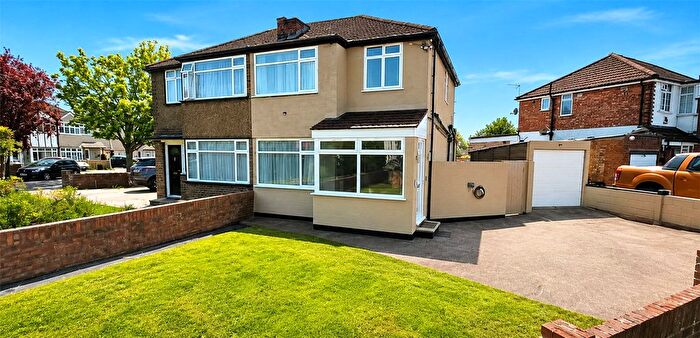 3 Bedroom Semi-Detached House For Sale In Leamington Place, Hayes, Greater London, UB4