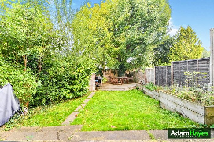 2 Bedroom Flat For Sale In Eversleigh Road, Finchley, N3