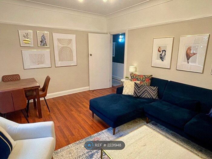 2 Bedroom Flat To Rent In Bushey Mansions, London, SW20