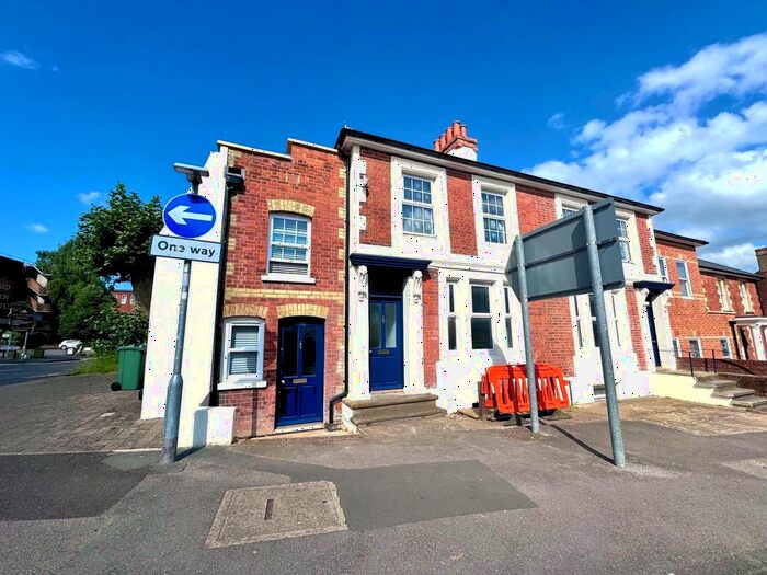 2 Bedroom Maisonette To Rent In New Road, Basingstoke, RG21