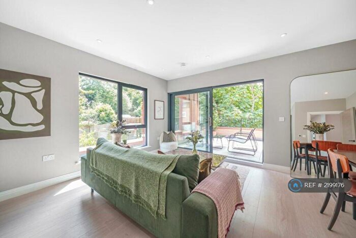 2 Bedroom Flat To Rent In Crystal Palace, London, SE19