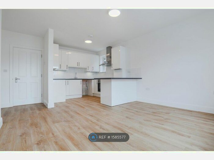 2 Bedroom Flat To Rent In Footscray Road, London, SE9