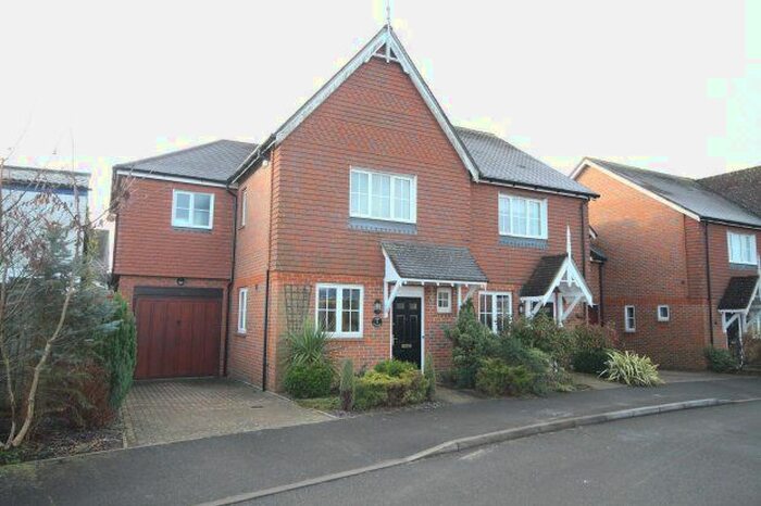 3 Bedroom Property To Rent In Halls Drive, Faygate, Horsham, RH12