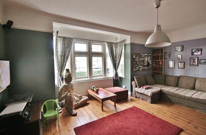 1 Bedroom Flat To Rent In Eastfields Road, Ealing, W3