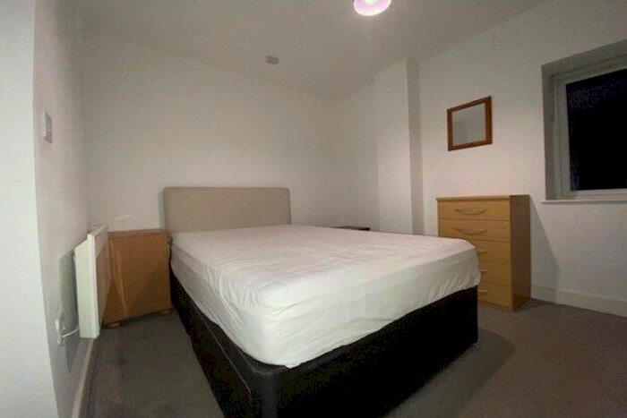 2 Bedroom Flat To Rent In Blackpole Road, Worcester, WR4