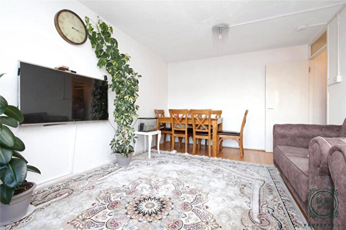 3 Bedroom Apartment To Rent In Gloucester Road, Tottenham, London, N17