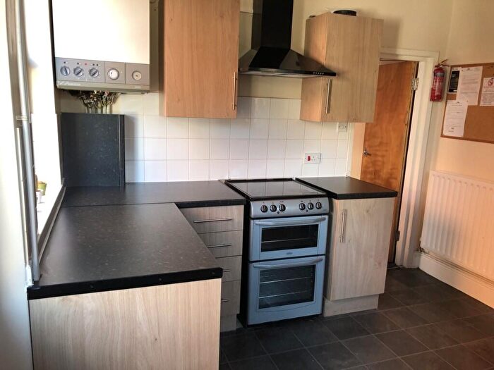 7 Bedroom Semi-Detached House To Rent In Silverdale Road, SO15