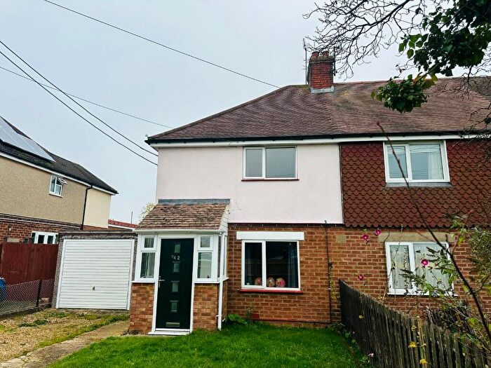 3 Bedroom End Of Terrace House For Sale In Folly Road, Deanshanger, MK19