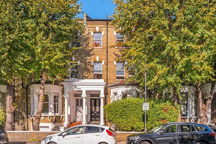 2 Bedroom Flat For Sale In Gunterstone Road, West Kensington, W14